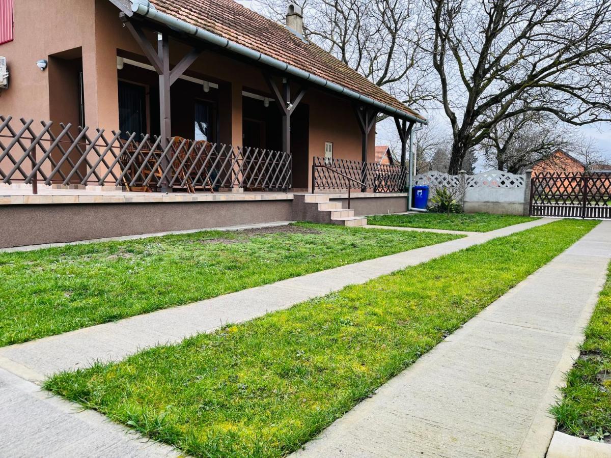 Ferienwohnung Turul -Kuca Za Odmor- Korod Exterior foto